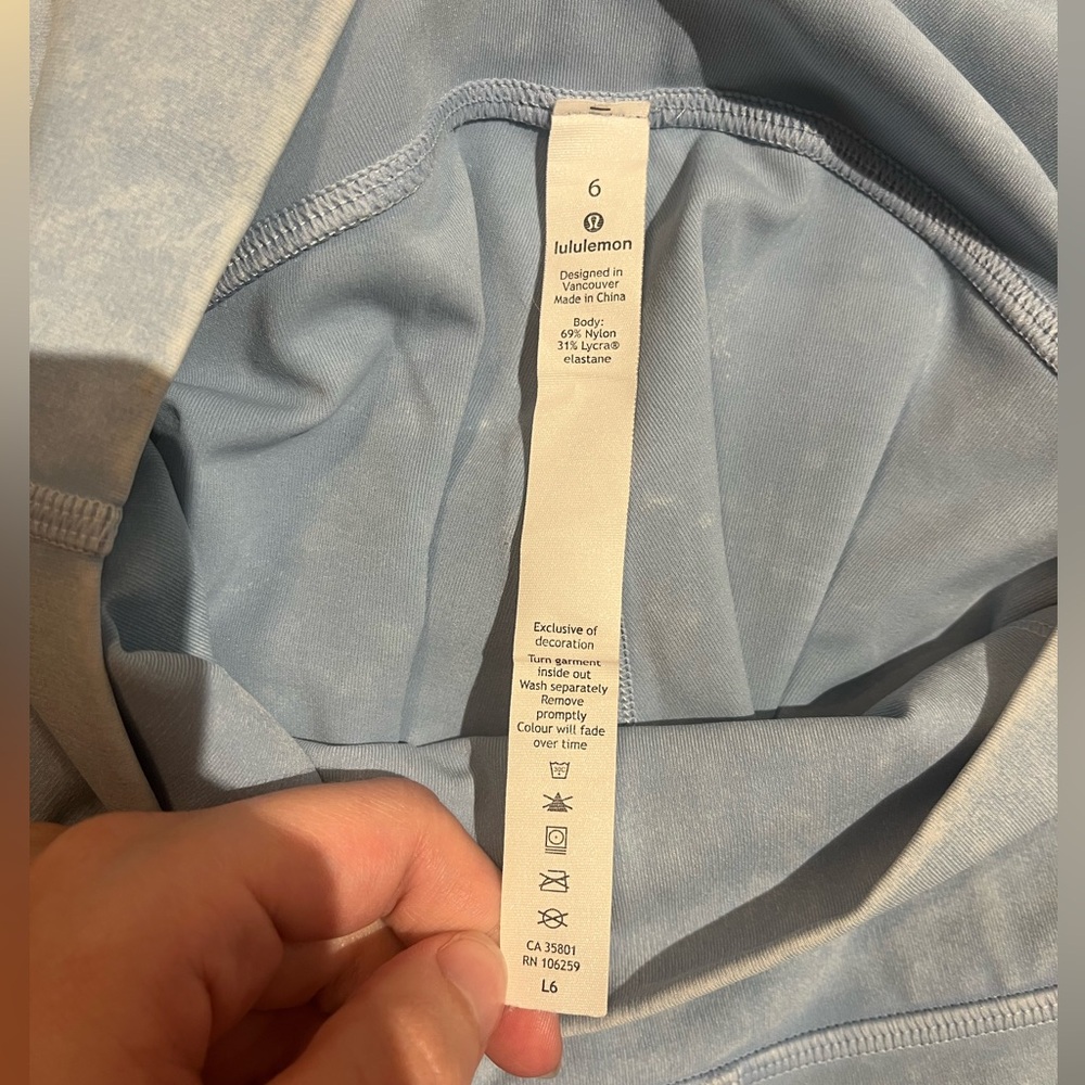 SOLD Lululemon Wunder Under High-Rise Crop Snow Washed 21" in Washed Chambray - Picture 8 of 8